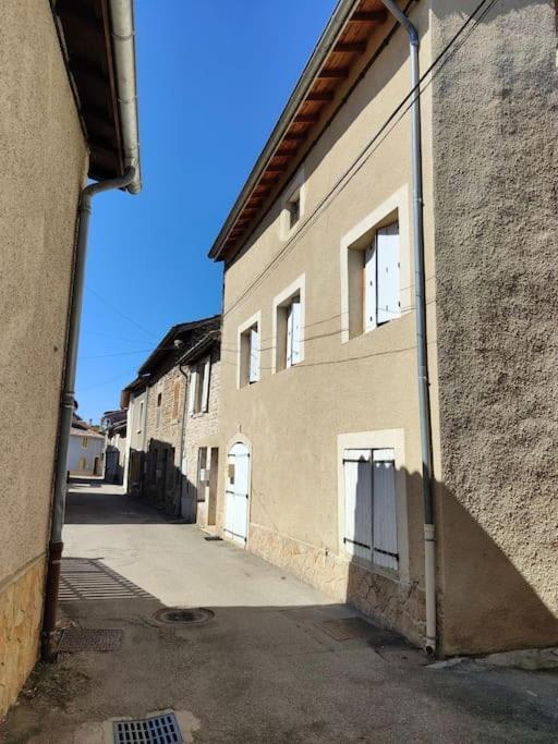 Charmant Meuble Dans Un Joli Village Circulaire Alixan Exterior foto